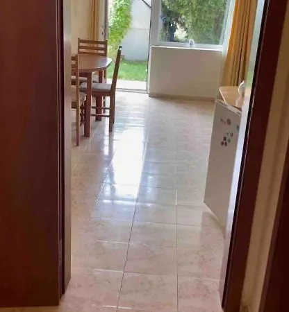 Rutland Bay 1 Bedroom Apartment *